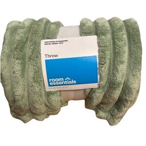 Room Essentials Green Throw Blanket 50 x 60 in OEKO-TEX Certified